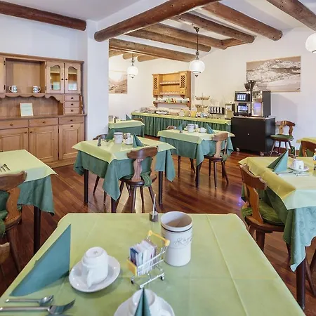 Hotel Al Larin