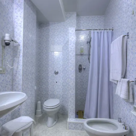 Hotel Al Larin 3*